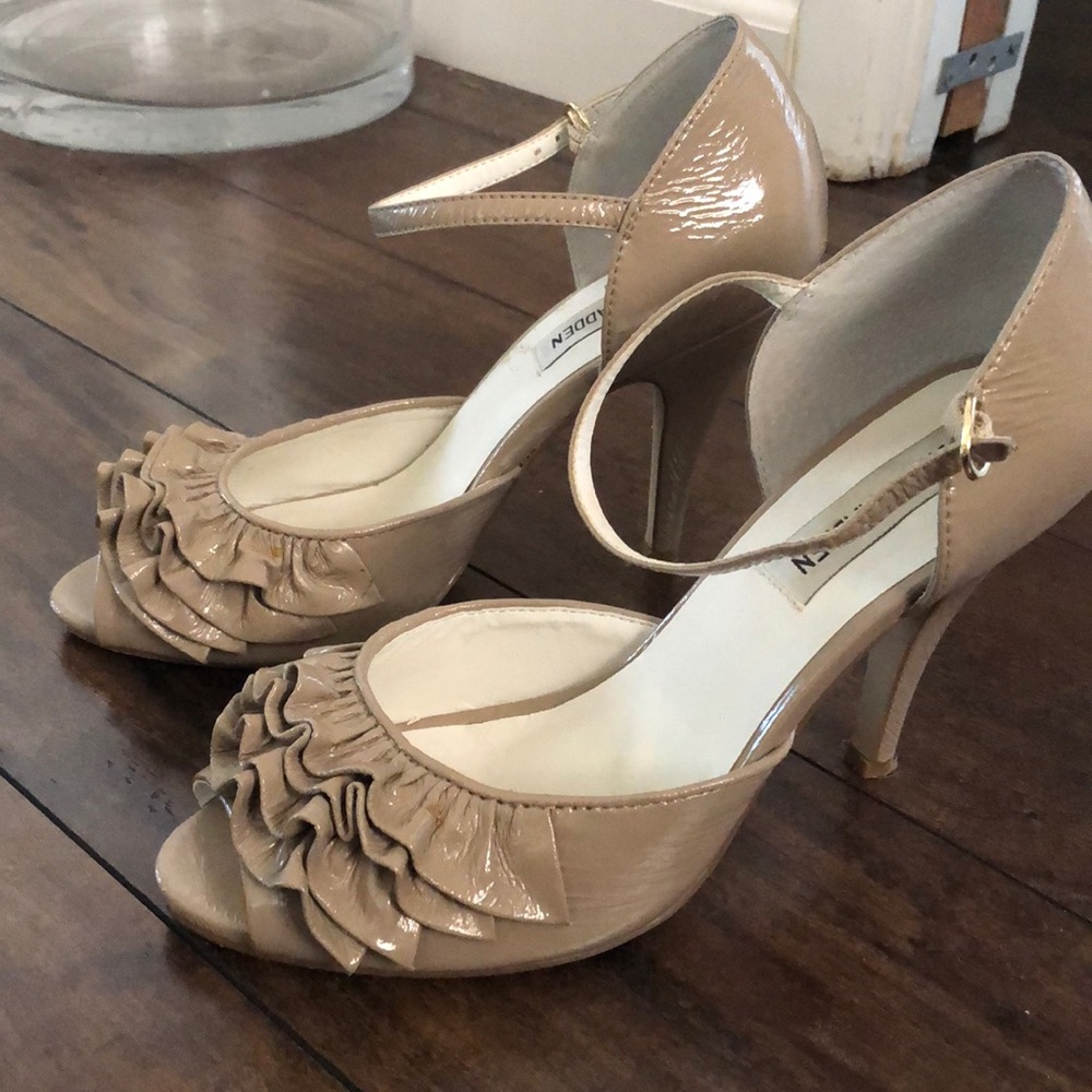 Steve Madden peep toe heel